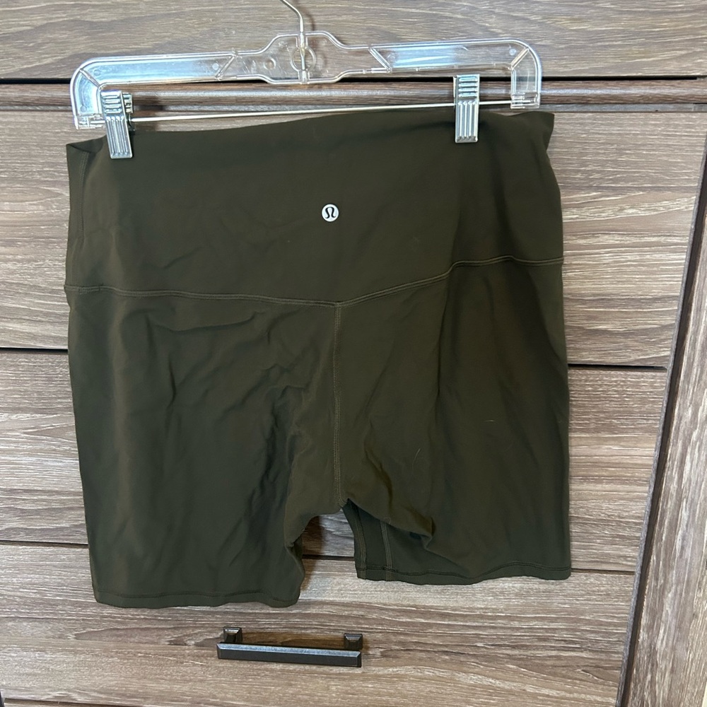 Barely worn Lululemon biker shorts size 14.